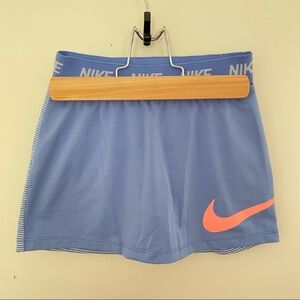 Girls golf or tennis skirt. Nike. So. Med. 5/6 yrs